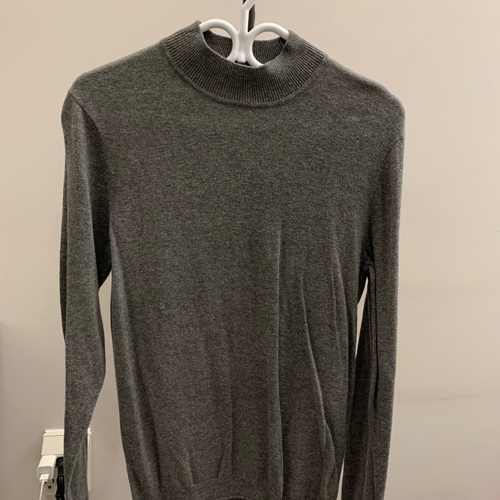 Gray turtle neck